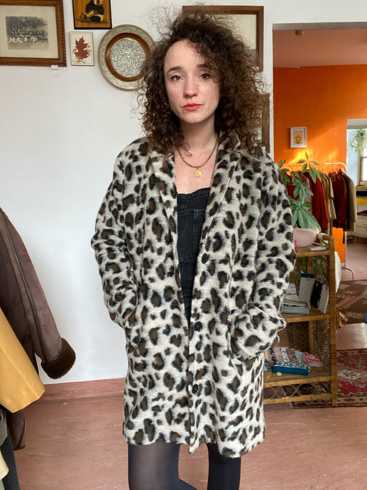 Manteau motifs léopard 