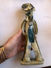 Charger l&#39;image dans la galerie, Statuette en céramique émaillée