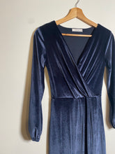 Charger l&#39;image dans la galerie, Robe en velours gris bleu  &quot;Reserved&quot;