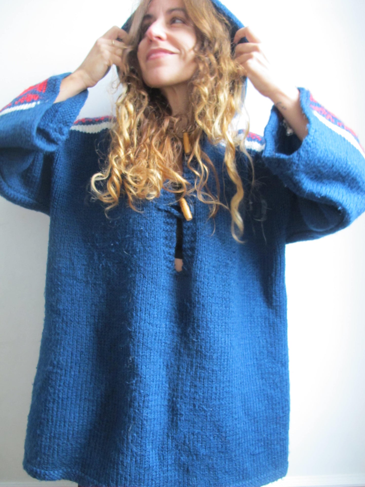 Pull long à capuche bleu