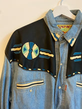 Charger l&#39;image dans la galerie, Chemise en jean motifs ethniques