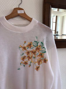 Pull blanc broderie fleurs